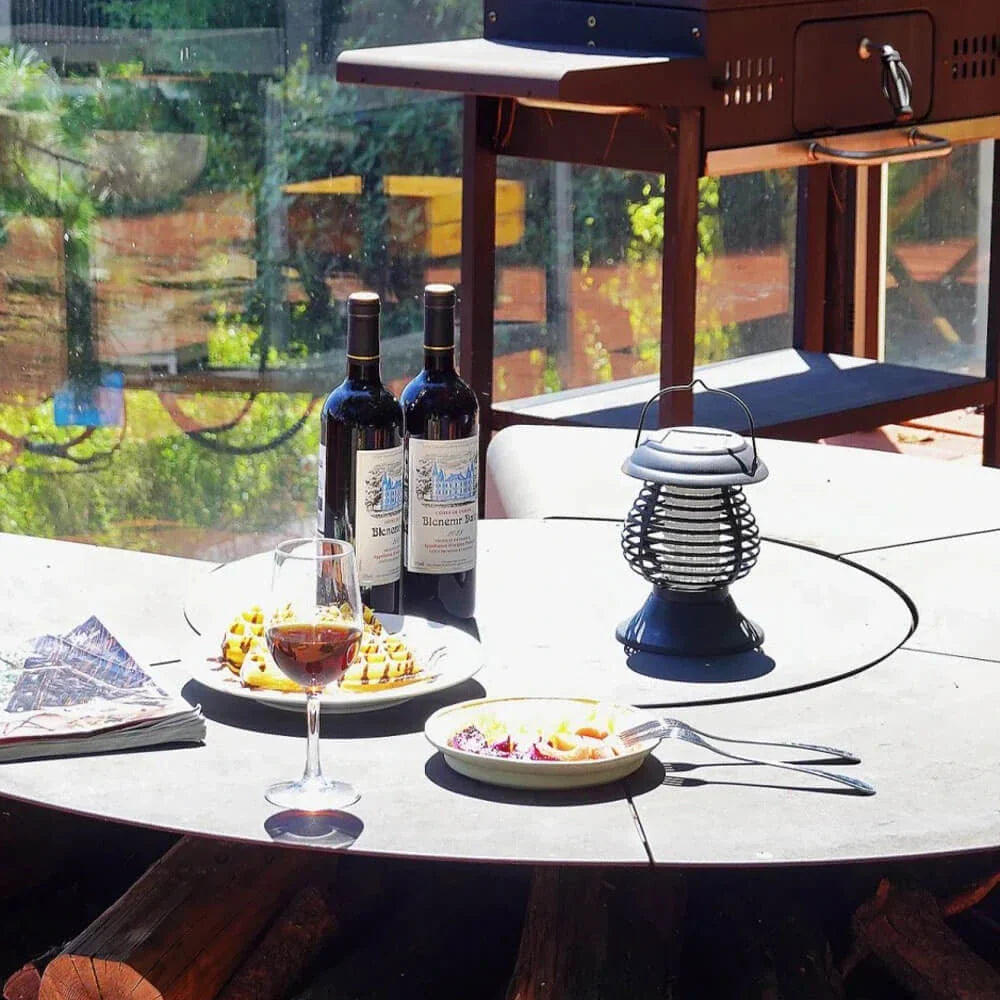 Lanterne solaire anti-moustiques