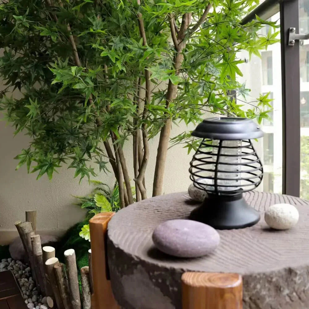 Lanterne solaire anti-moustiques