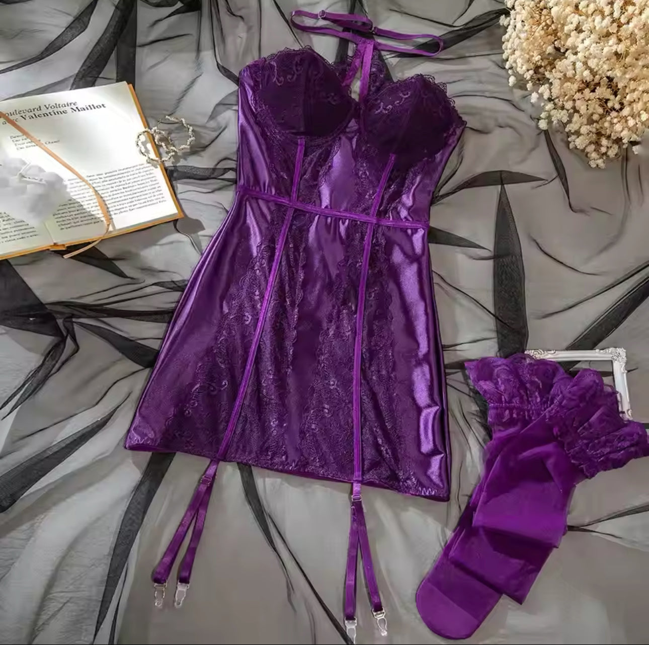 Megan™ | Babydoll en Satin avec Détails en Dentelle