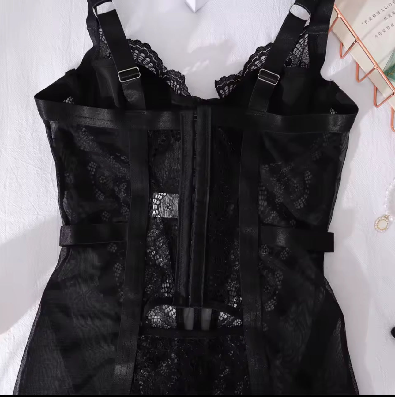 Alessandra™ | Chemise de Nuit Satinée Noire Mirage