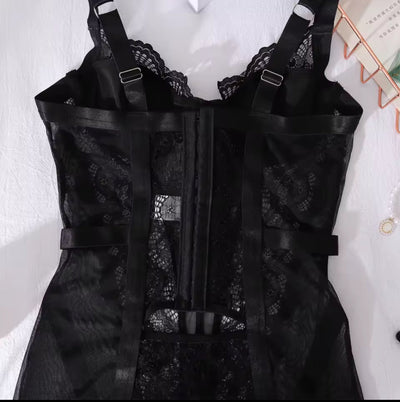 Alessandra™ | Chemise de Nuit Satinée Noire Mirage