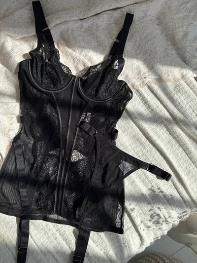 Alessandra™ | Chemise de Nuit Satinée Noire Mirage