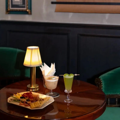 Lampe de table rétro élégante