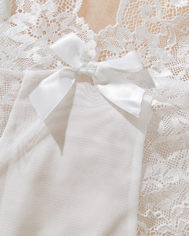 Julia™ | Robe de nuit en dentelle sensuelle avec décolleté en V profond & G-string